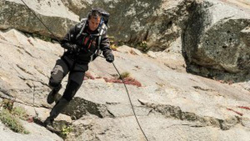 Bear Grylls (2)