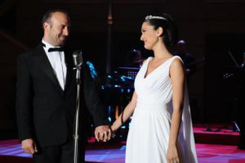 Berguzar Koorel si Halit Ergenc