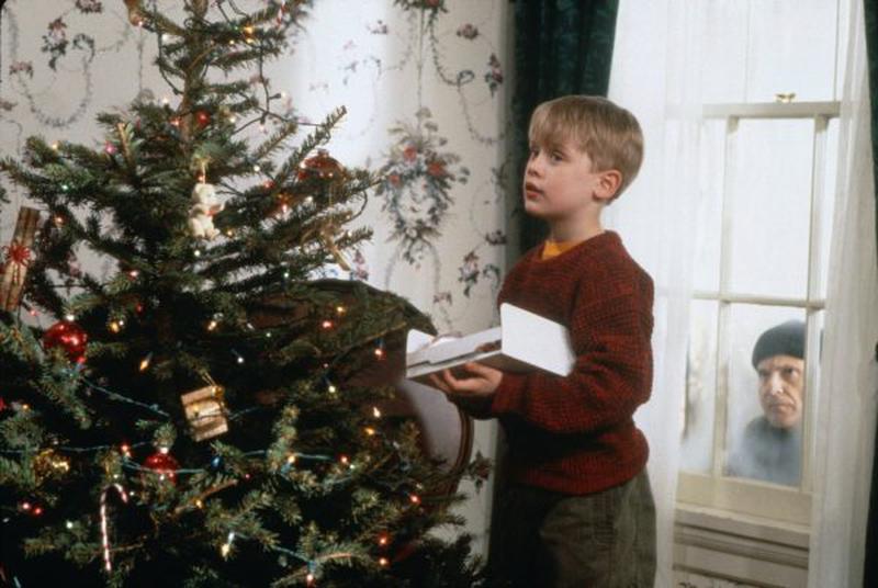 home-alone-1990-macaulay-culkin-and-joe-pesci