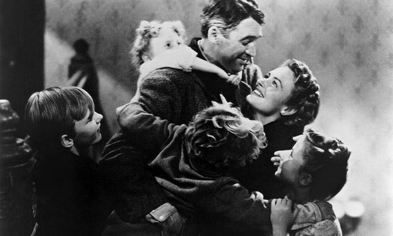 Pelicula „It’s a Wonderful Life”/„O viaţă minunată” (1946) e mereu difuzată la TV în timpul Sărbătorilor de iarnă