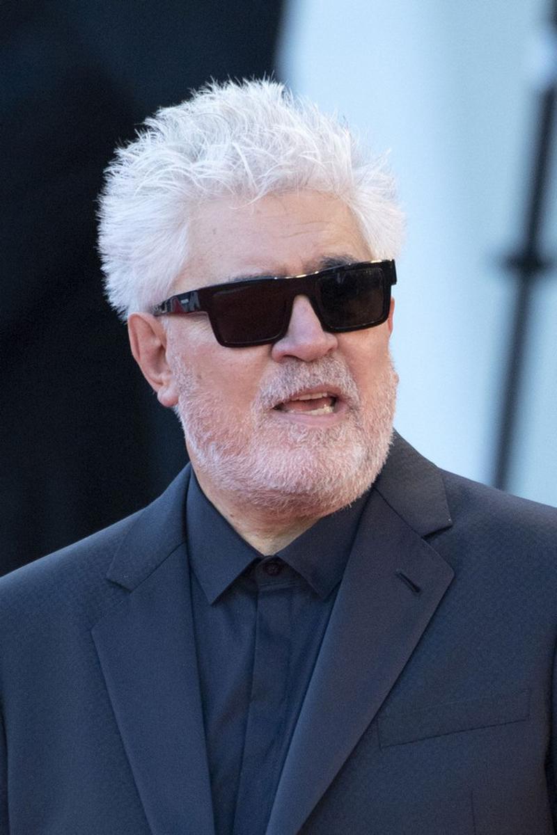 Pedro Almodovar, pe covorul roșu, la Festivalul International de Film de la Venetia