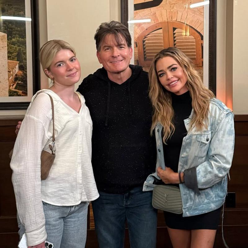Charlie Sheen, împreună cu fosta soție,Denise Richards și fiica lor mai mică, Lola 