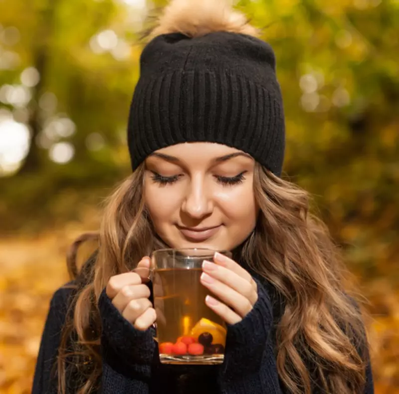 Ceai pentru detoxifierea colonului cu ceai verde şi senna | Dietă şi slăbire, Sănătate | soaptele.ro