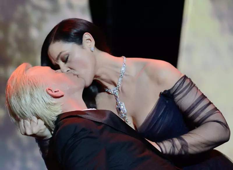 Rochia Monicai Bellucci de la deschiderea Cannes 2017