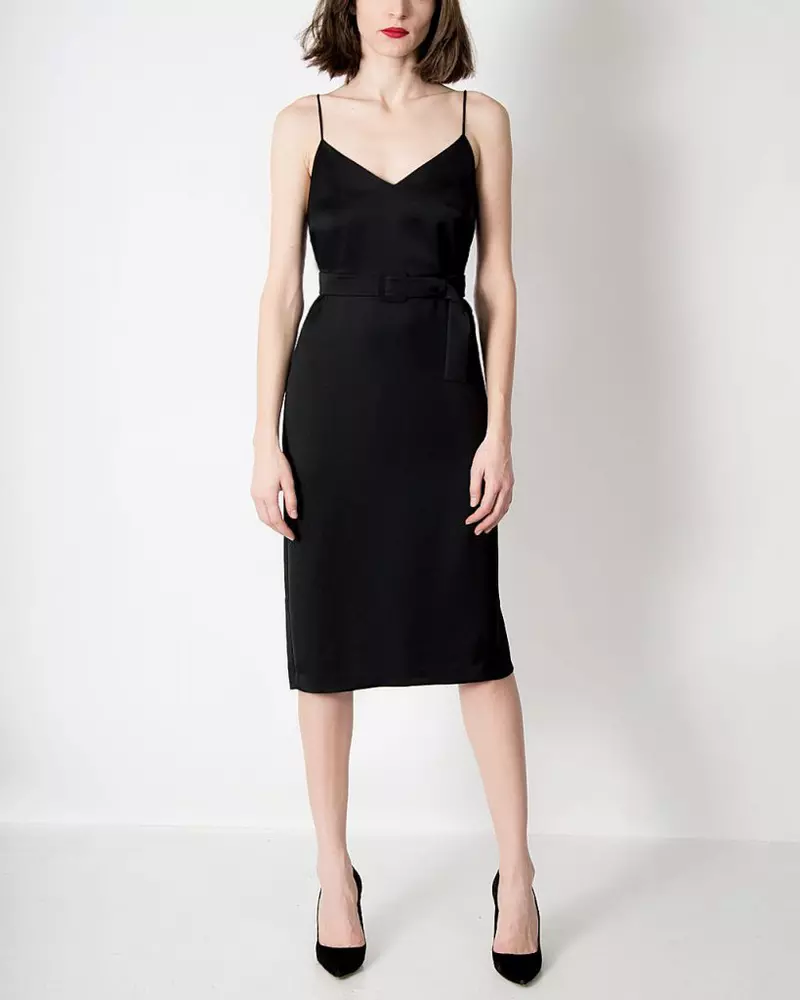 rochie neagra furou