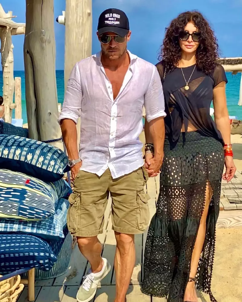 Cum se relaxează Mihaela Rădulescu în Saint Tropez (1)