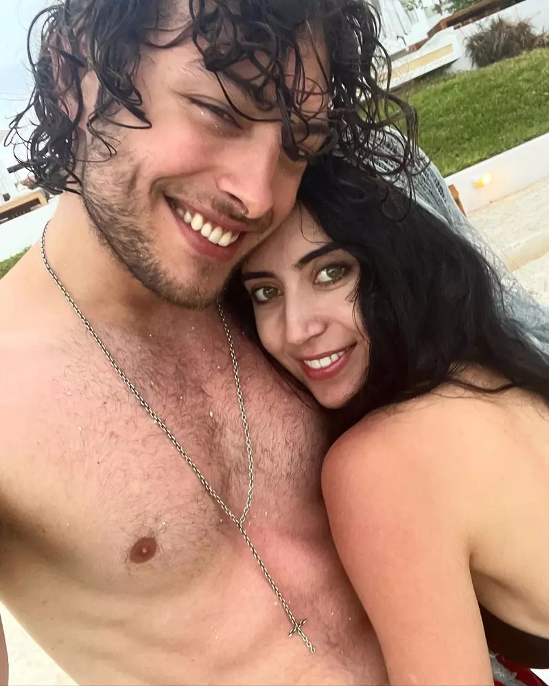 Cine este Alexandra, tânăra cu care se iubește Toto Dumitrescu (1)