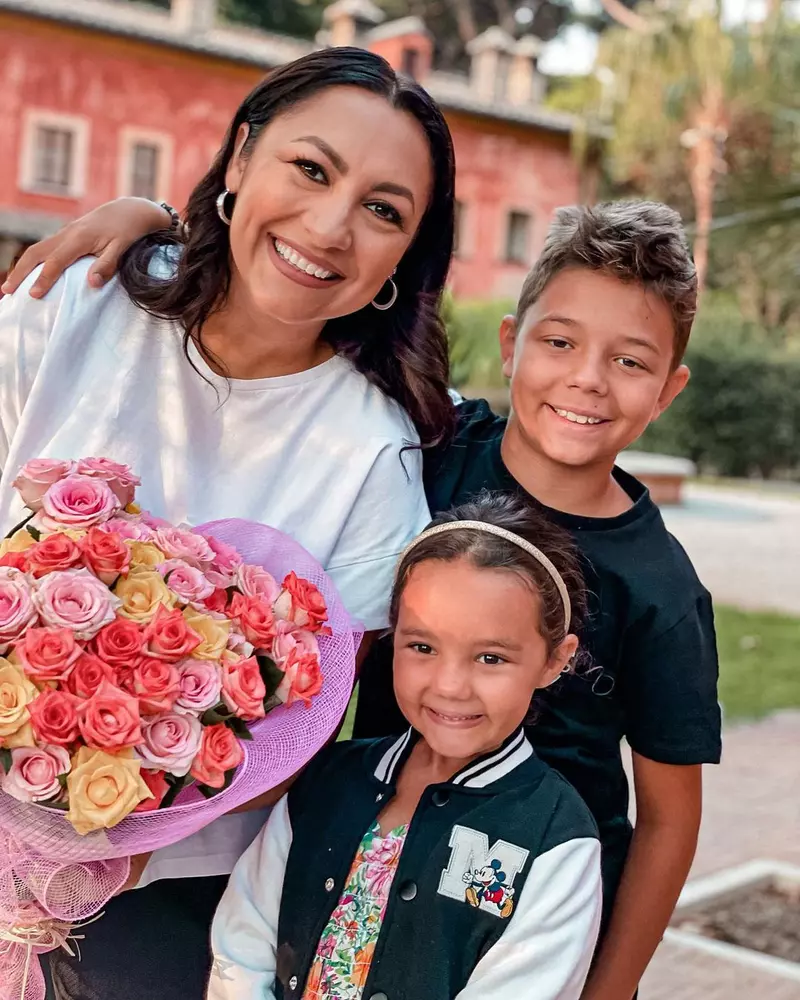 Vacanță specială și o dublă aniversare pentru Andra (1)