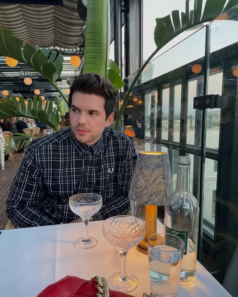 Luke-Newton-Colin-Bridgerton-2