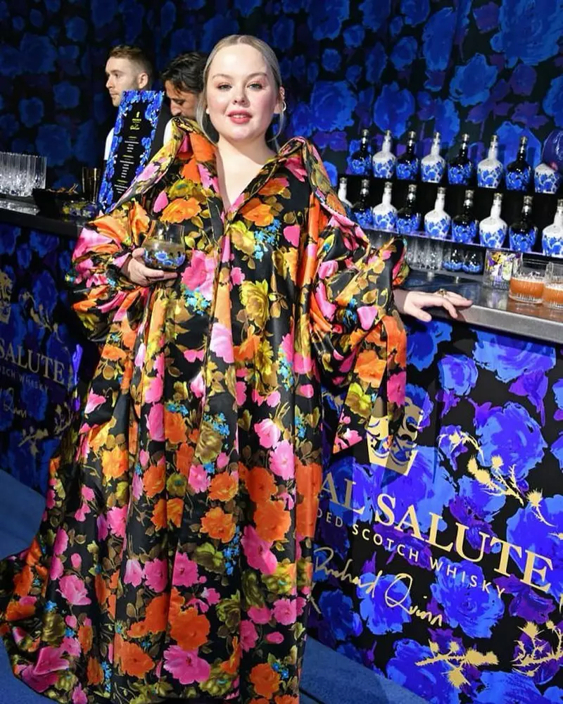 Nicola-Coughlan-Penelope-Featherington-2