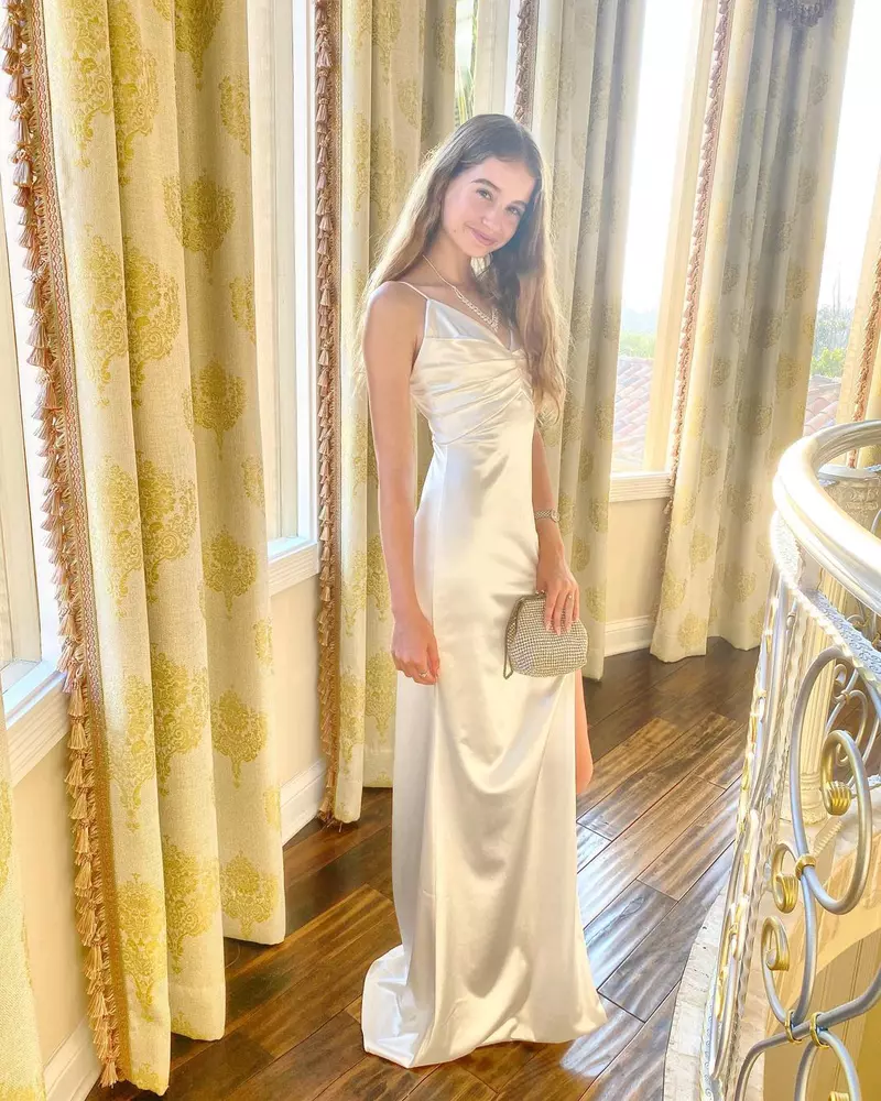 Ce-cariera-isi-doreste-sa-aiba-Irina-fiica-lui-Irinel-Columbeanu-5