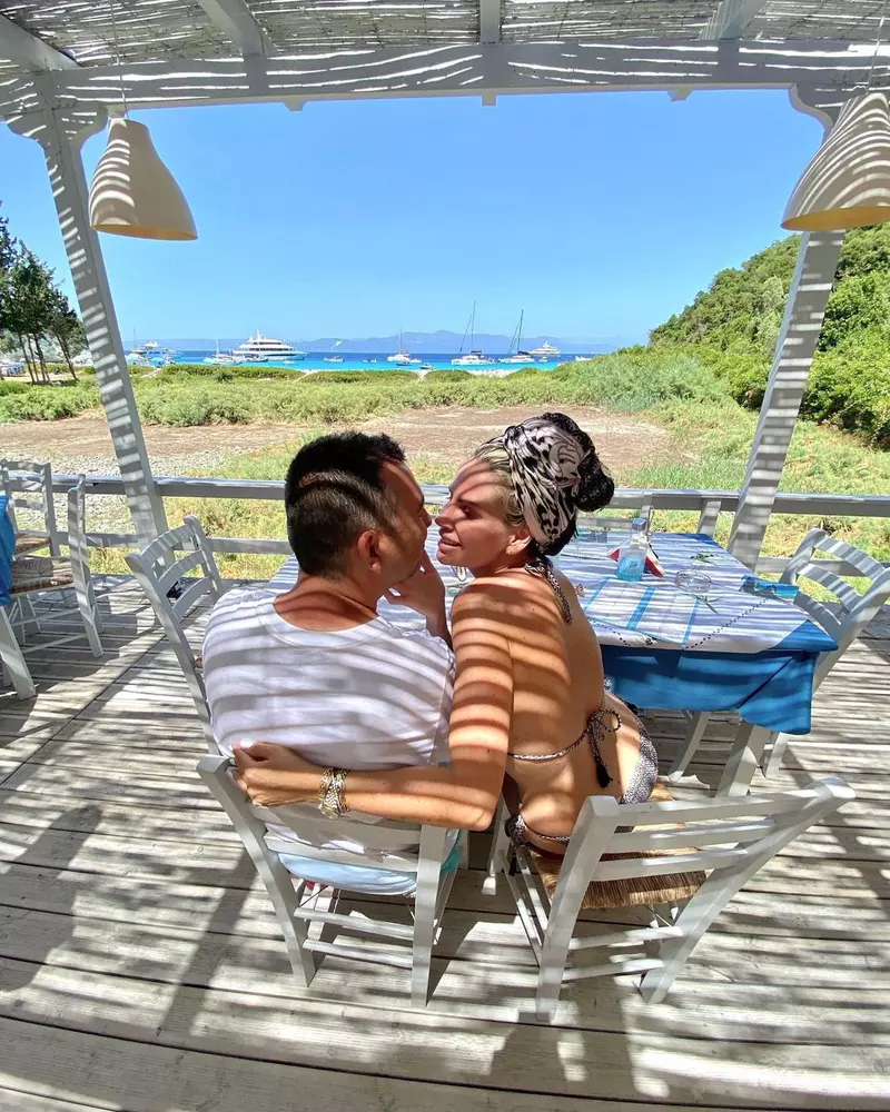 Andreea-Banica-si-sotul-ei-au-implinit-15-ani-de-casnicie-2