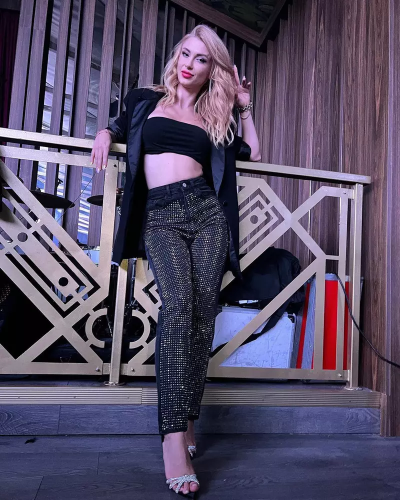 Andreea Bălan, prima reacție după ce a fost văzută când se săruta cu Jador. „Profit acum” (2)