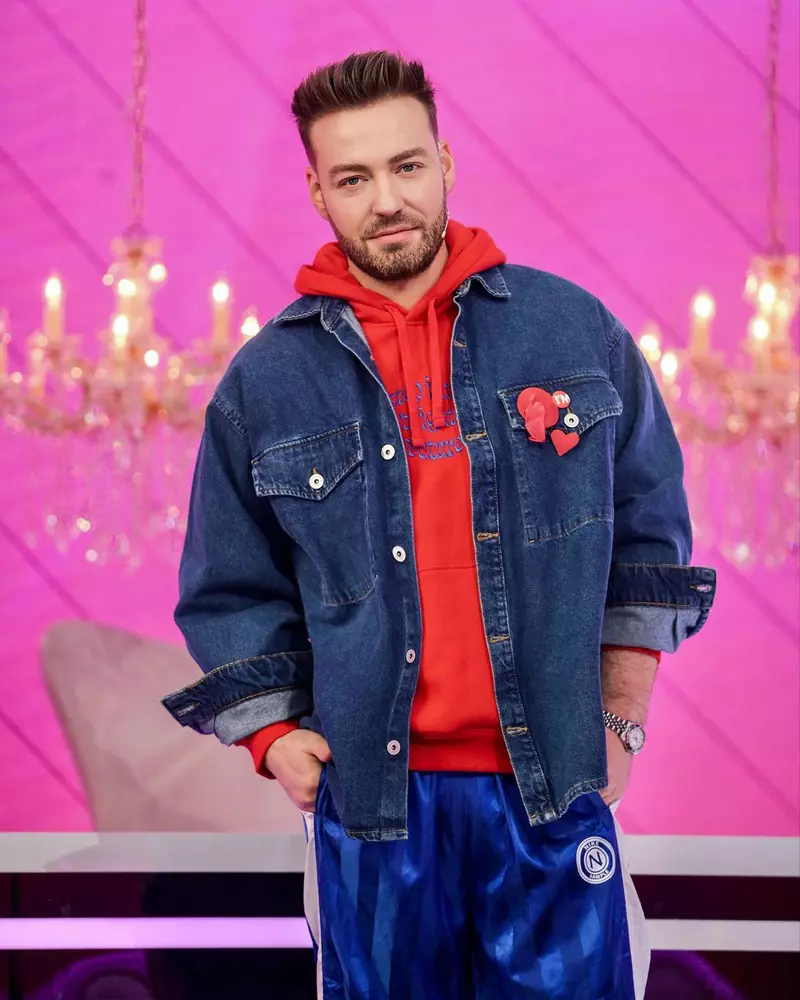 cum-a-ales-alexandru-abagiu-sa-devina-make-up-artist-1