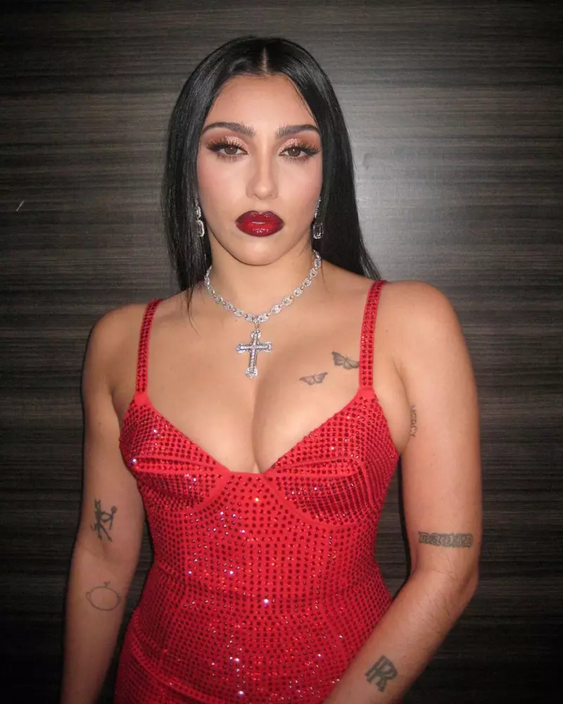 Fiica Madonna Lourdes Leon Lola Lolahol