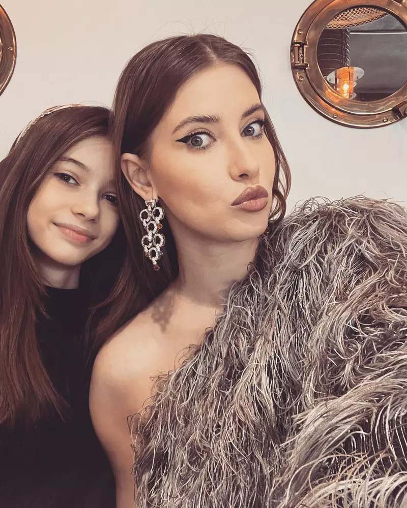 Iulia Albu copil fiica fata Mikaela Ioana Albu