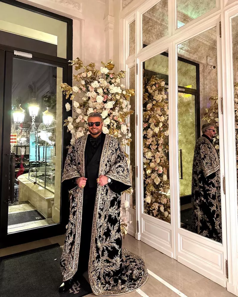 Cătălin Botezatu Bal Prințul Albert de Monaco mantie 100.000 de euro
