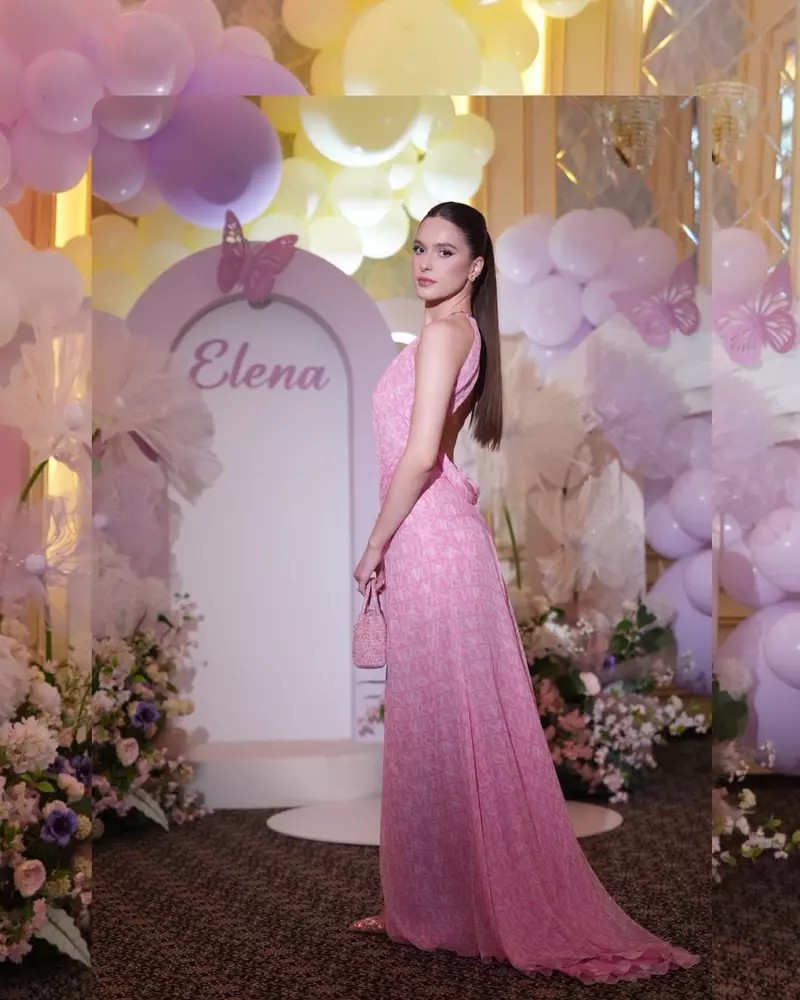 Elena Hagi într-o rochie Versace