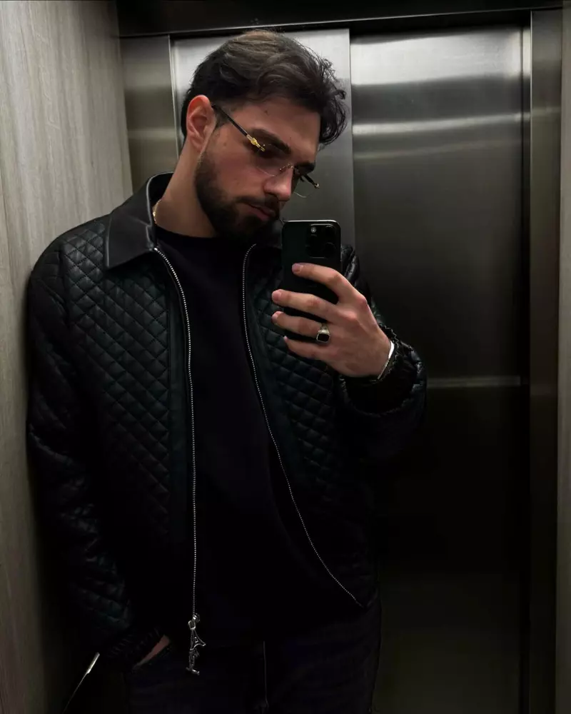 andrew barabancea in lift