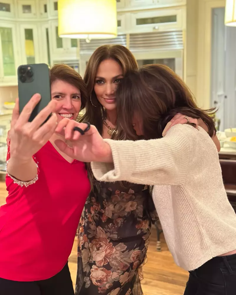 Jennifer Lopez și surorile ei, Lynda și Leslie (2)