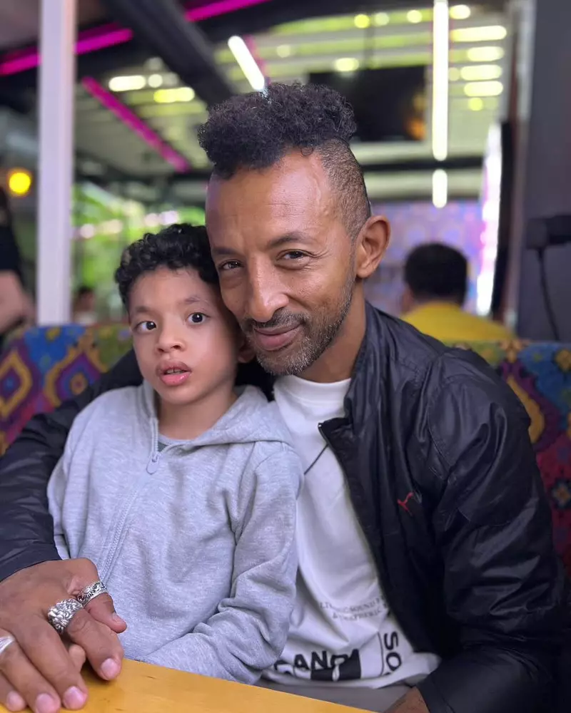 Kamara și fiul lui, Leon