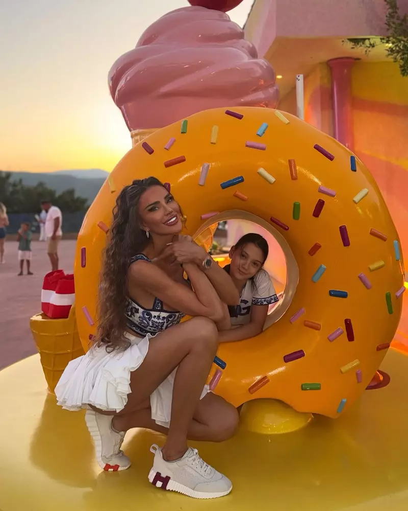 Bianca dragusanu si fiica ei