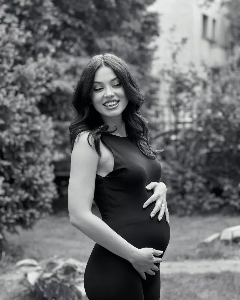 Anca Dumitra, primele poze cu burtica de gravidă