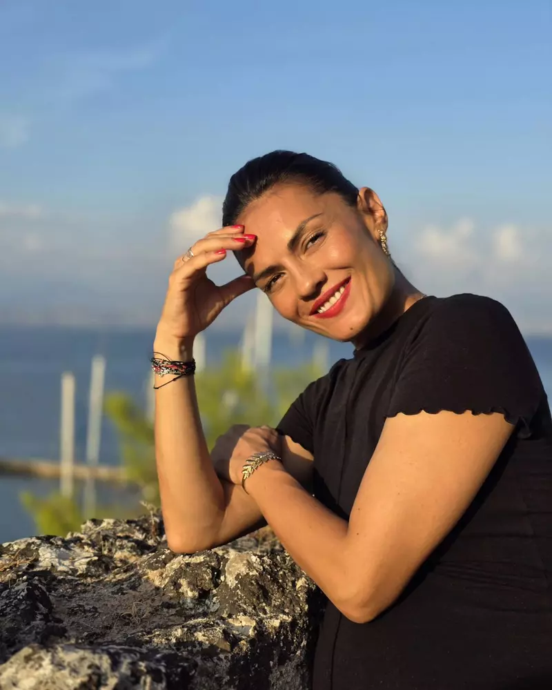 adriela 2