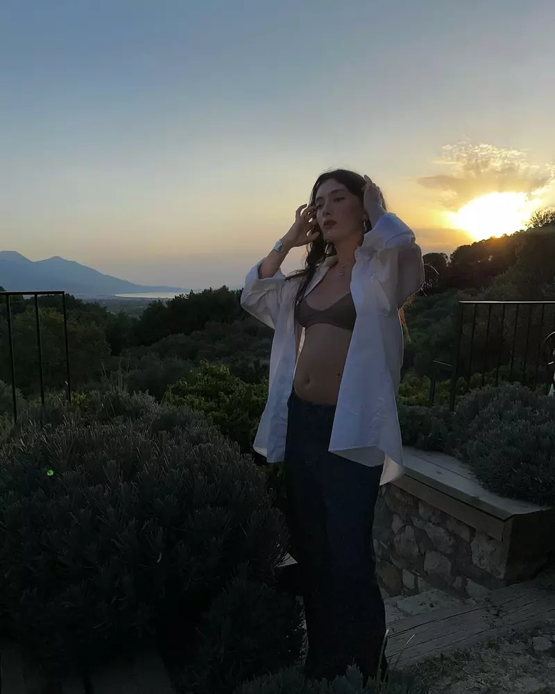 Cum arată Neslihan Atagül, însărcinată pentru prima dată  (8)