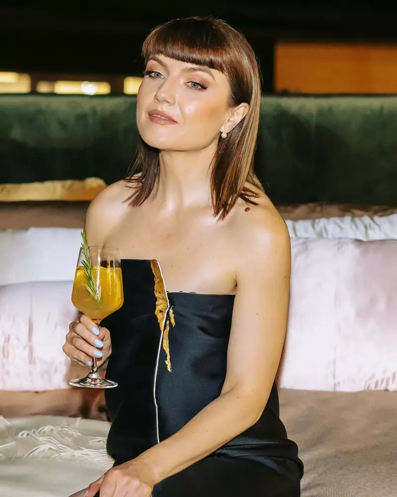 Alexandra-ungureanu-experienta-la-salon (6)