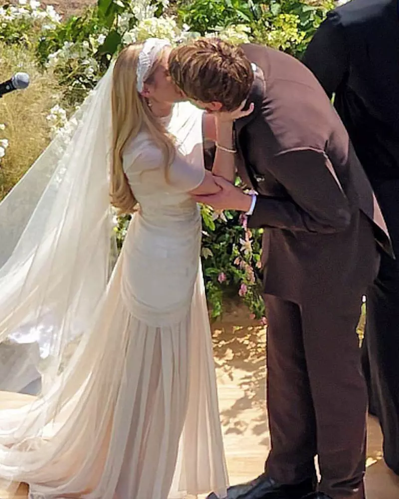 emma roberts 1 X