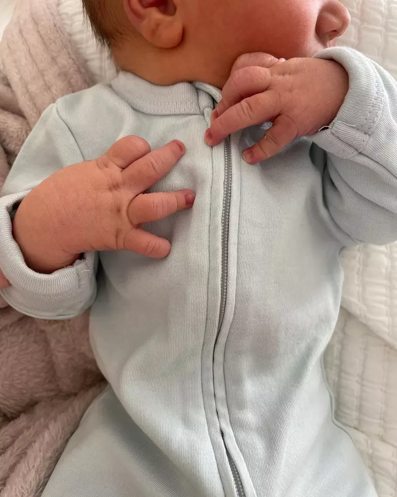 Fiul lui Mandy Moore, August Harrison Goldsmith
