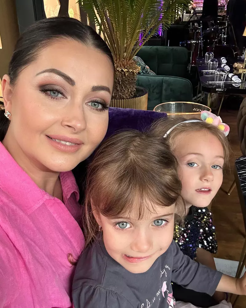 gabriela cristea si fetitele 3