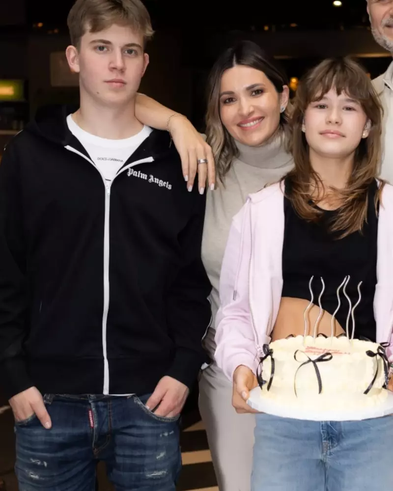 Ela Craciun si copiii