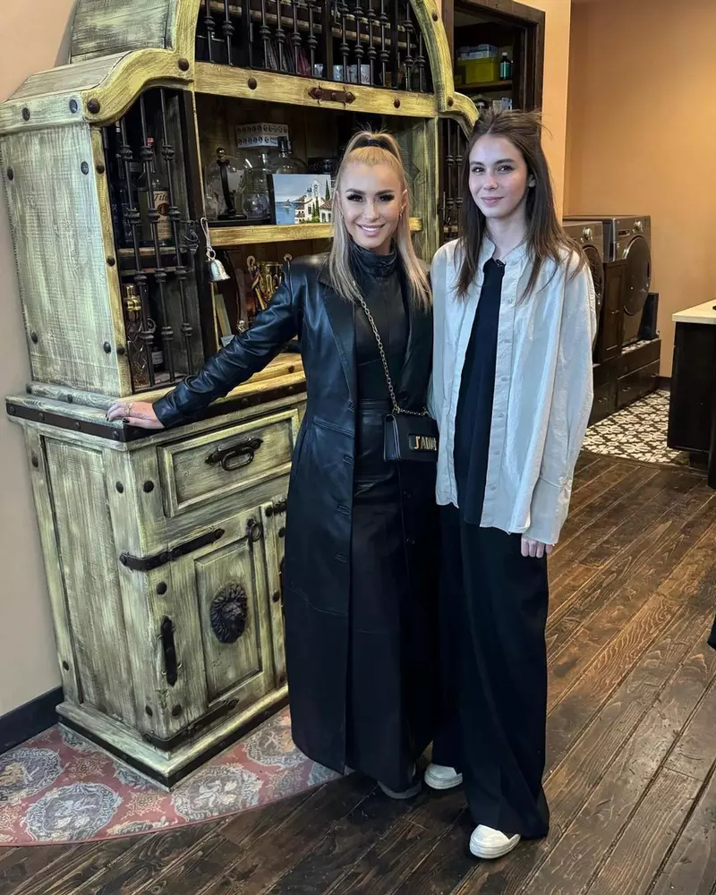 Anamaria Prodan și Rebecca Dumitrescu (2)