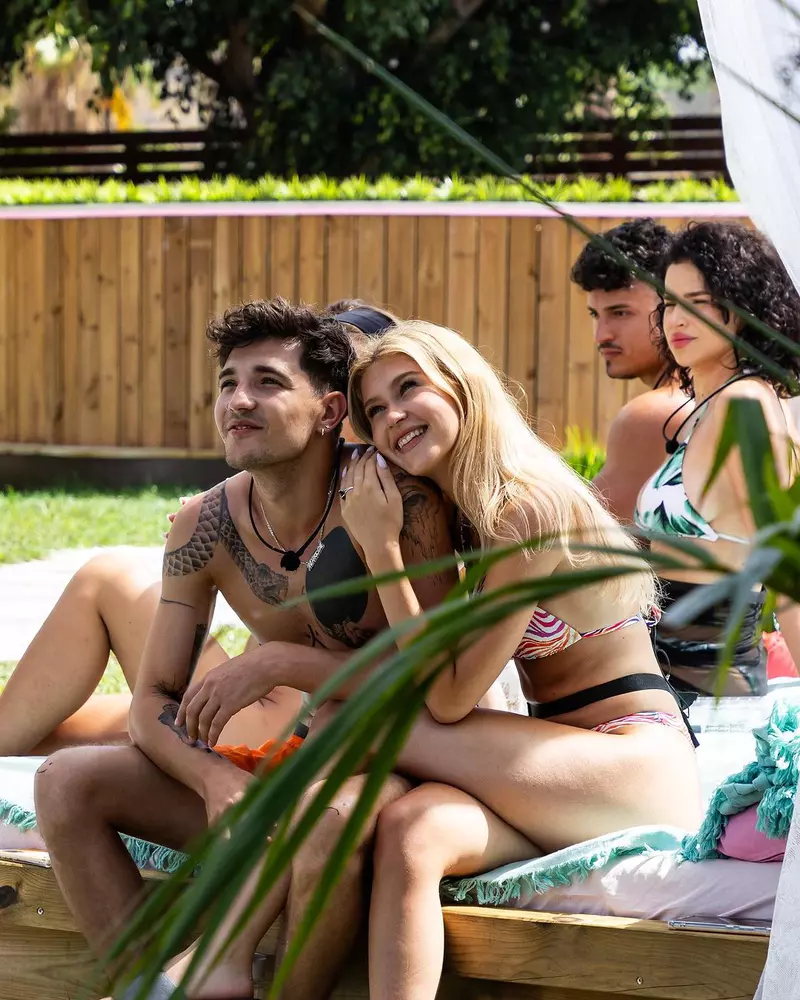 Valentin Popescu a fost eliminat de la Love Island România. Cu cine l-a înlocuit Alexandra