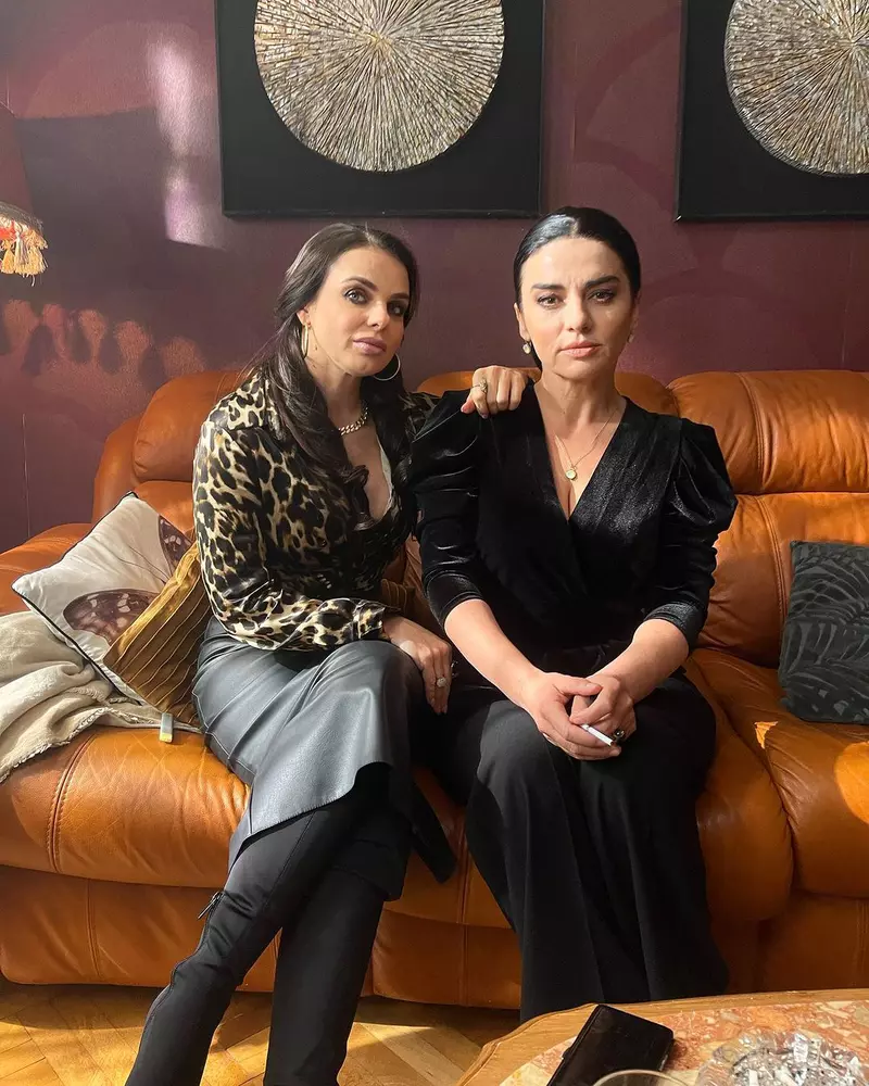 Jojo si Maria Obretin