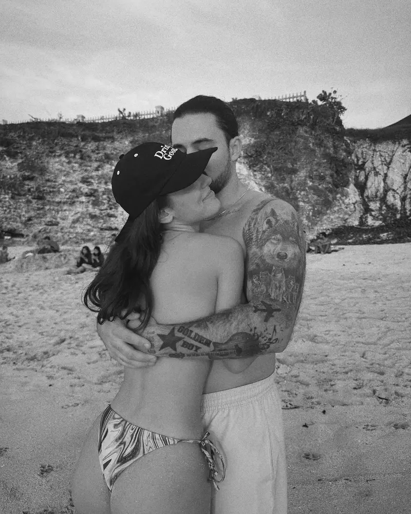 Alexia Eram și Mario Fresh, ipostaze tandre în Bali  (9)