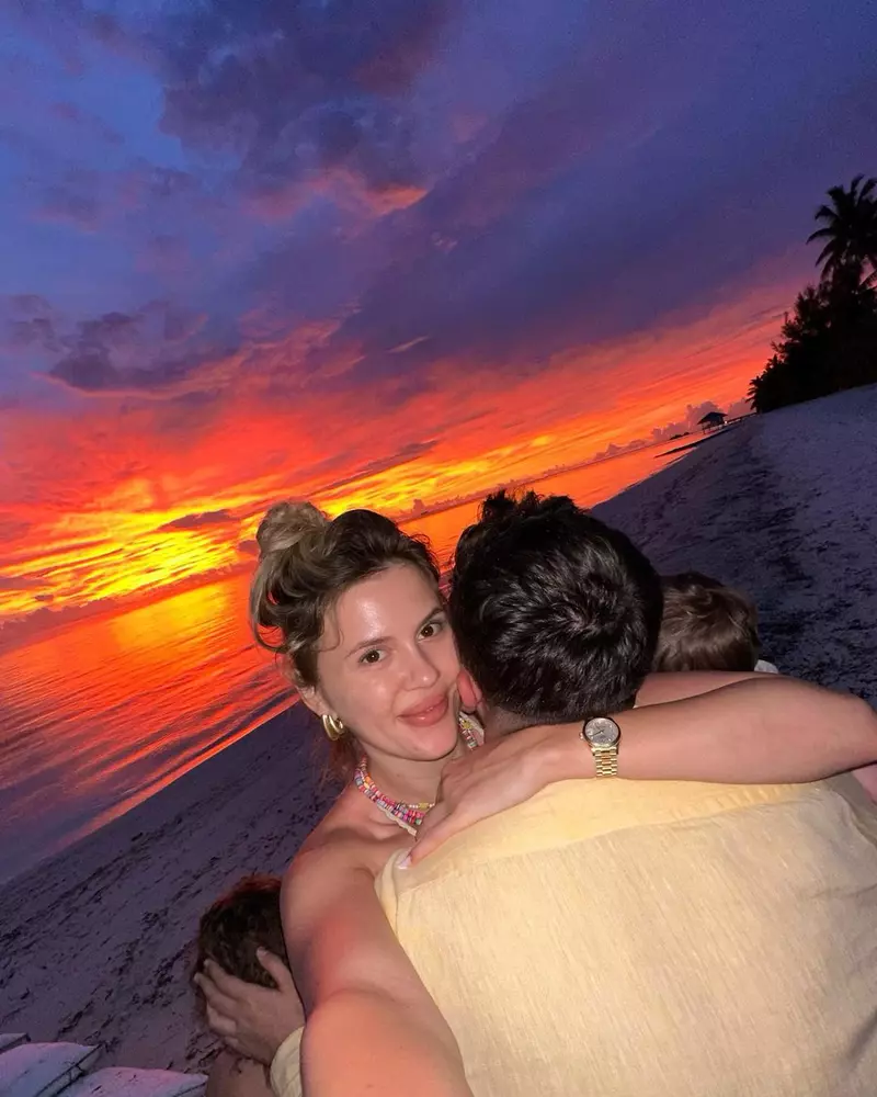 Emily Burghelea, imagini din Maldive  (2)