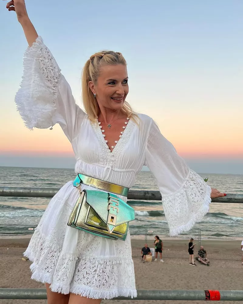 neversea-elwira-petre-1