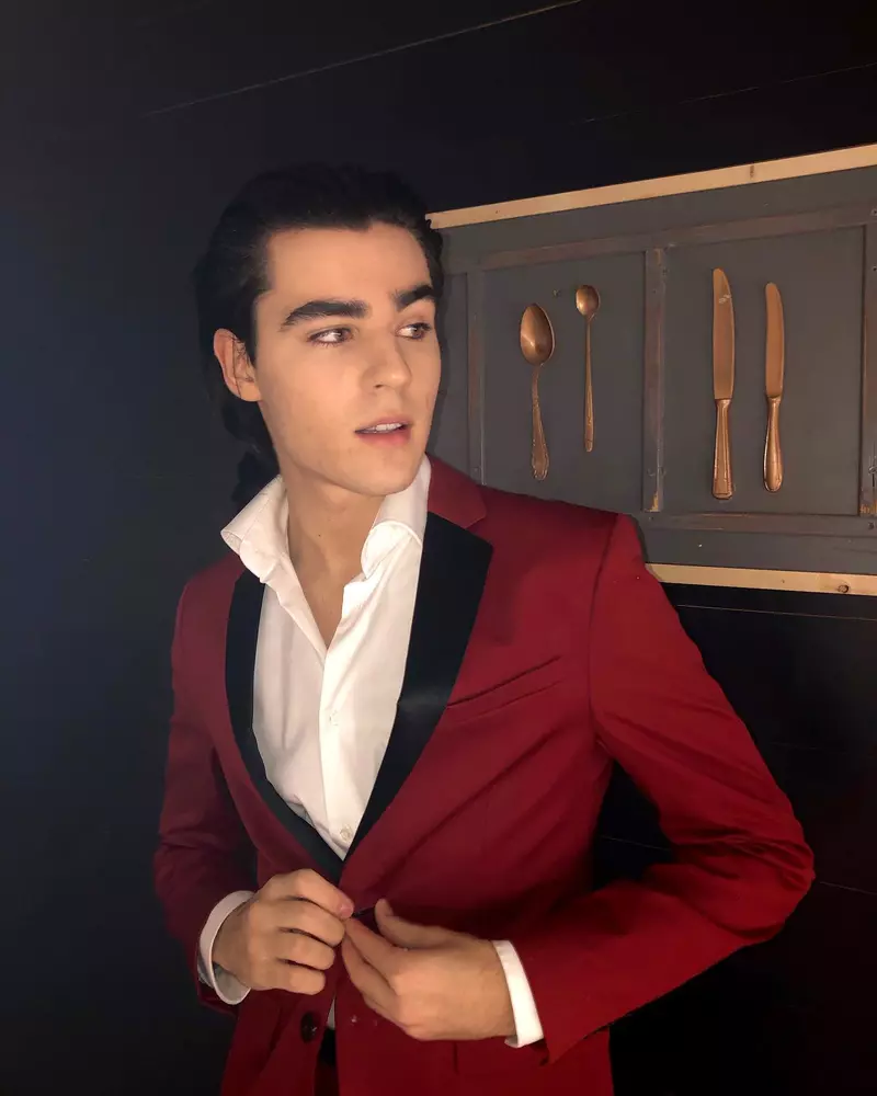 Radu Ștefan Bănică și-a găsit mașina vandalizată  (2)