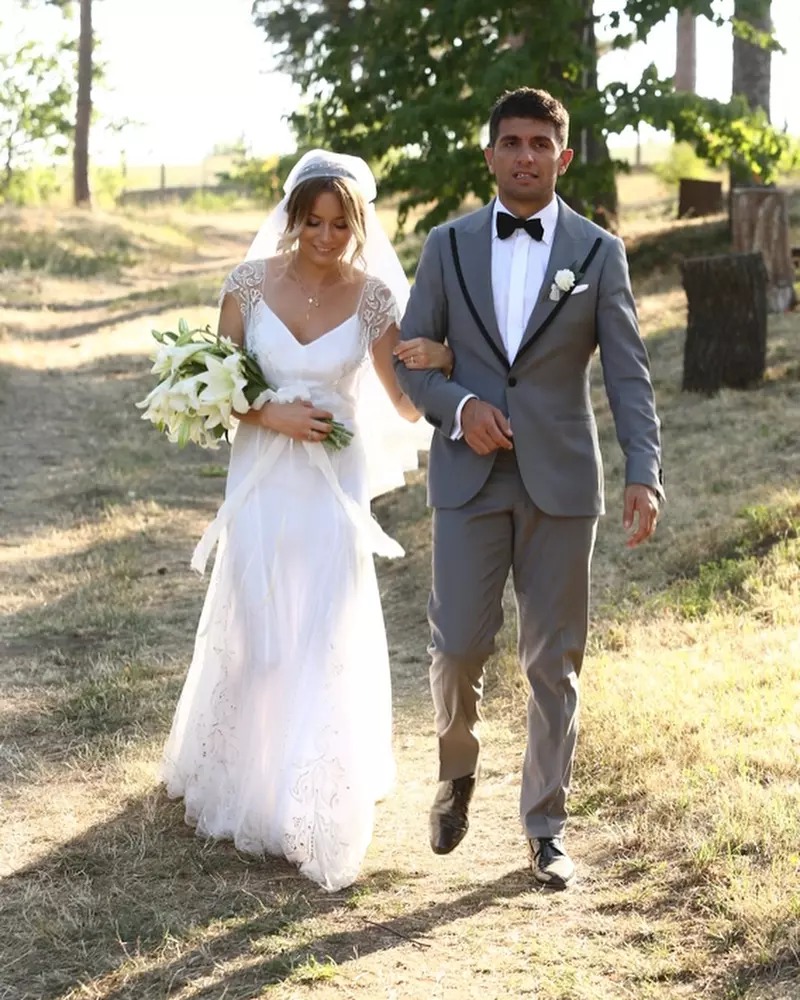Laura Cosoi si Cosmin Curticapean in ziua nuntii (2)