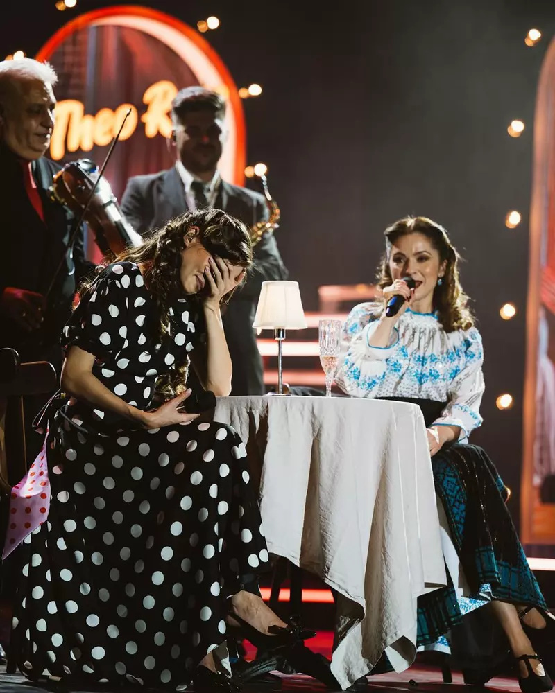 Theo Rose și sora ei au cântat împreună în spectacolul „Pe vechi”  (2)
