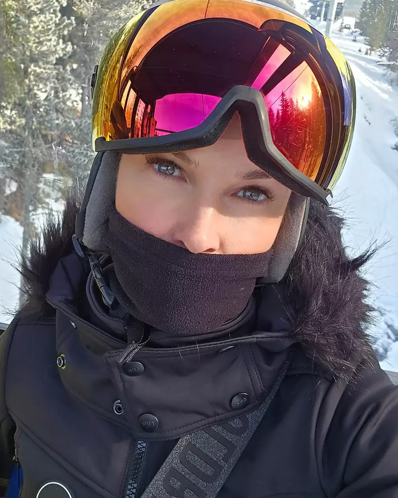 Monica Bîrlădeanu și soțul ei, un altfel de vacanță la munte (2)