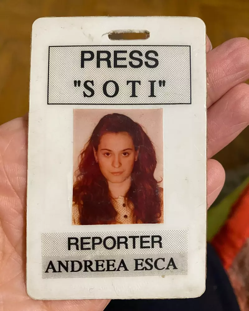 Andreea Esca, imagine cu legitimația de presă de la SOTI 