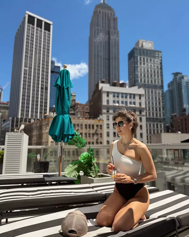 simona-taranu-piscina-vacanta-new-york (2)