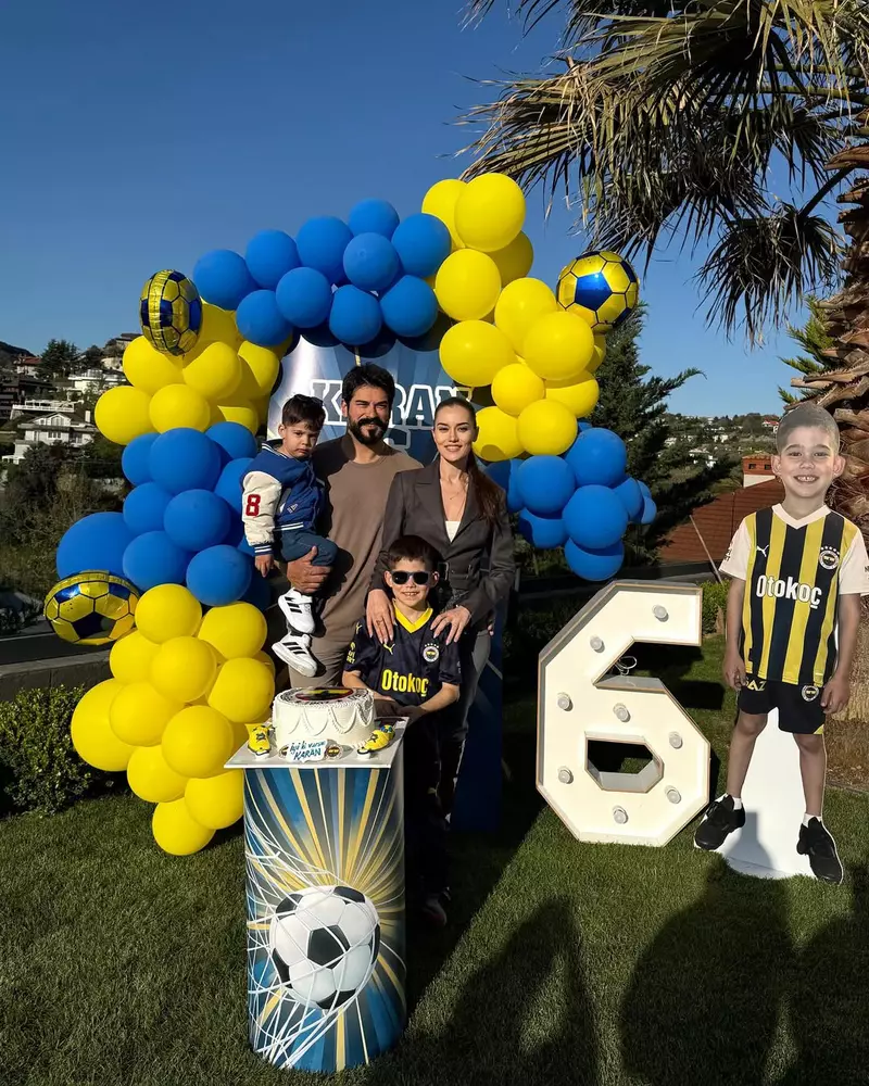 Fahriye-Evcen-Burak-Özçivit-poze-2025 (2)
