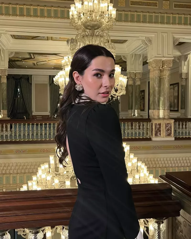 Feyza Sevil Güngör, povestea actriței care o interpretează pe Oylum în „Minciuni de familie”   (2)