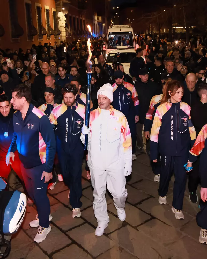 cristi-chivu-torta-olimpica-milano-cortina-2026 (1)