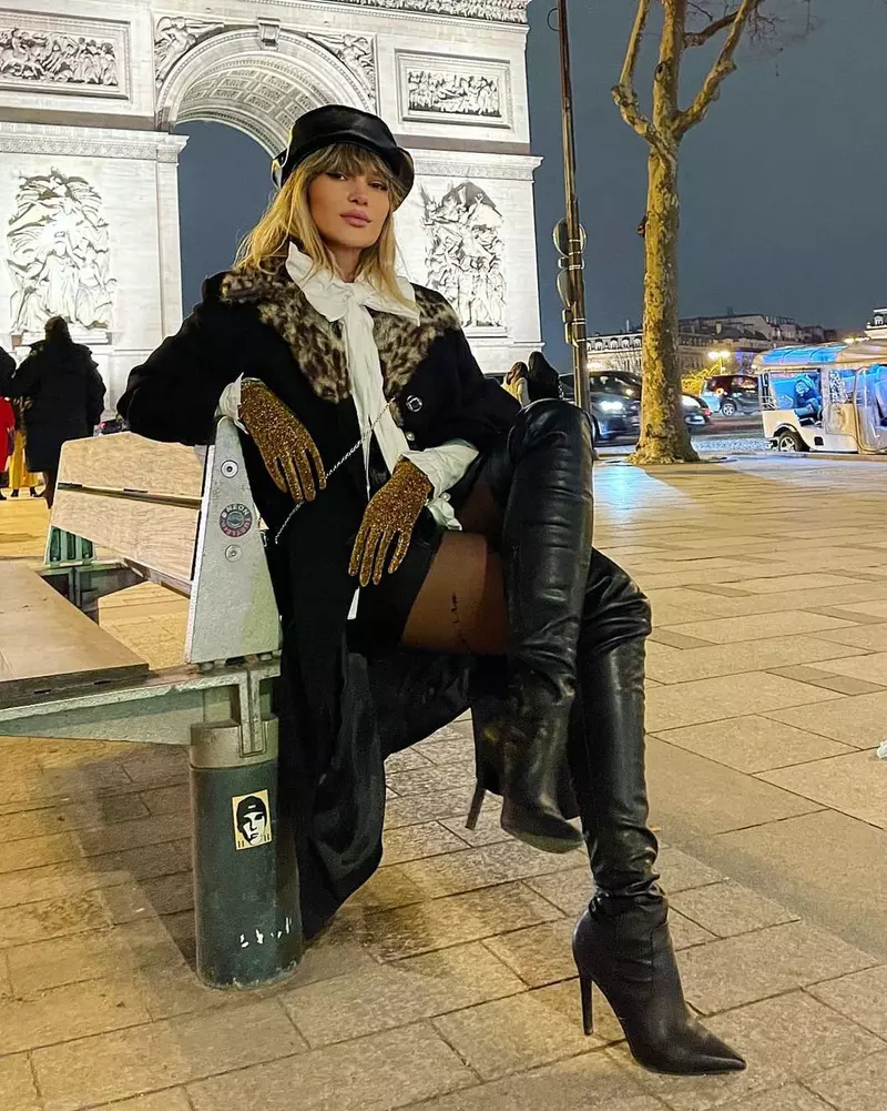 Lora, ședință foto provocatoare în Paris. Cum s-a pozat alături de iubitul ei. „Flirt în Paris” (1)